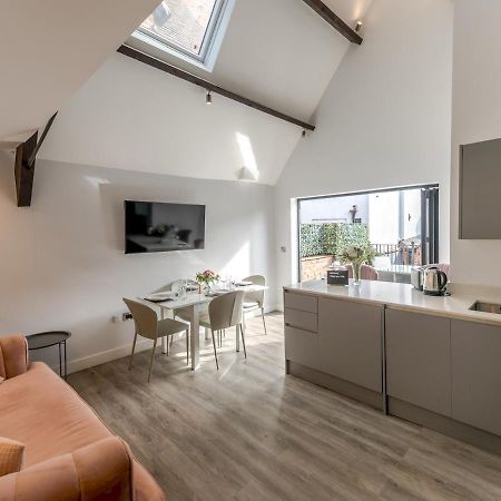Pass The Keys Dahlia Contemporary Town Centre Apartment Shrewsbury Esterno foto