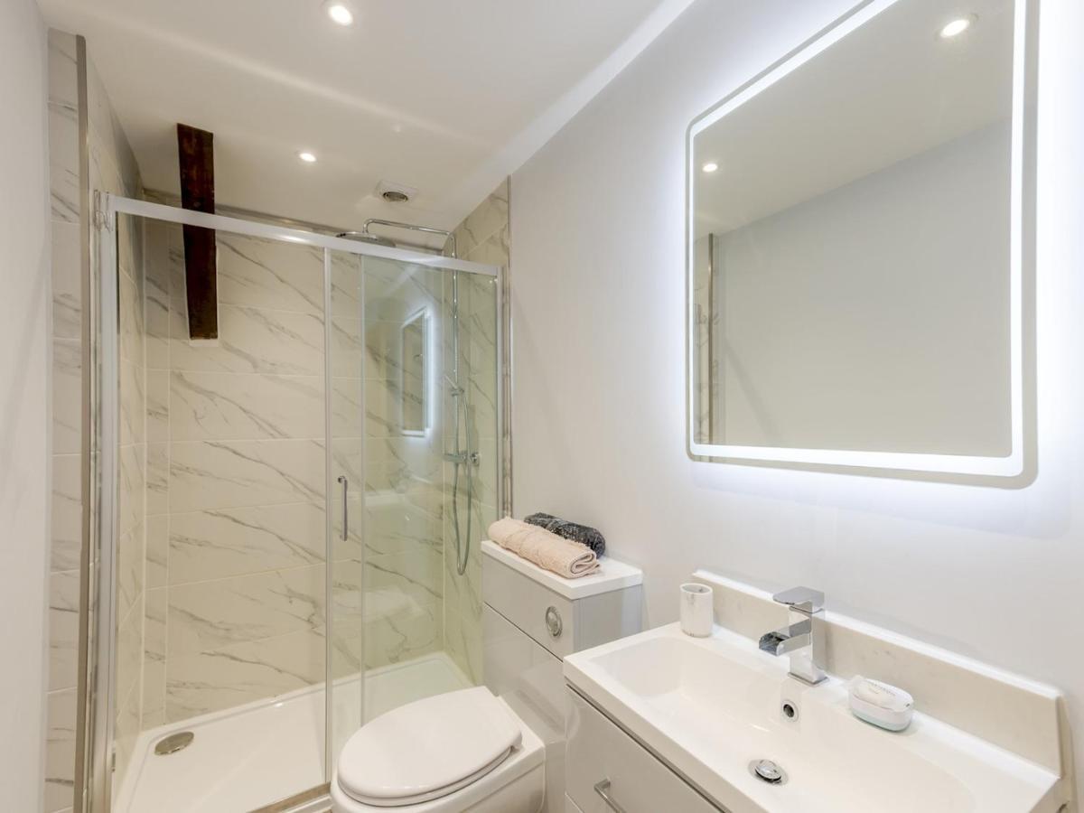 Pass The Keys Dahlia Contemporary Town Centre Apartment Shrewsbury Esterno foto