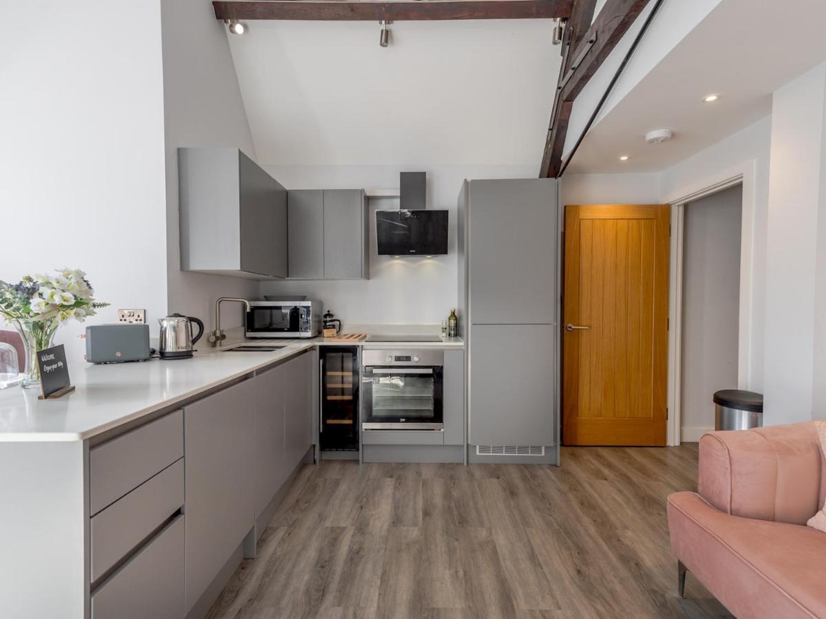 Pass The Keys Dahlia Contemporary Town Centre Apartment Shrewsbury Esterno foto